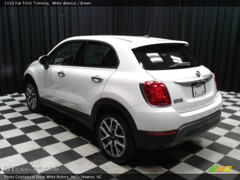 White (Bianco) / Brown 2018 Fiat 500X Trekking
