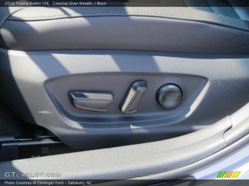 Celestial Silver Metallic / Black 2019 Toyota Avalon XSE