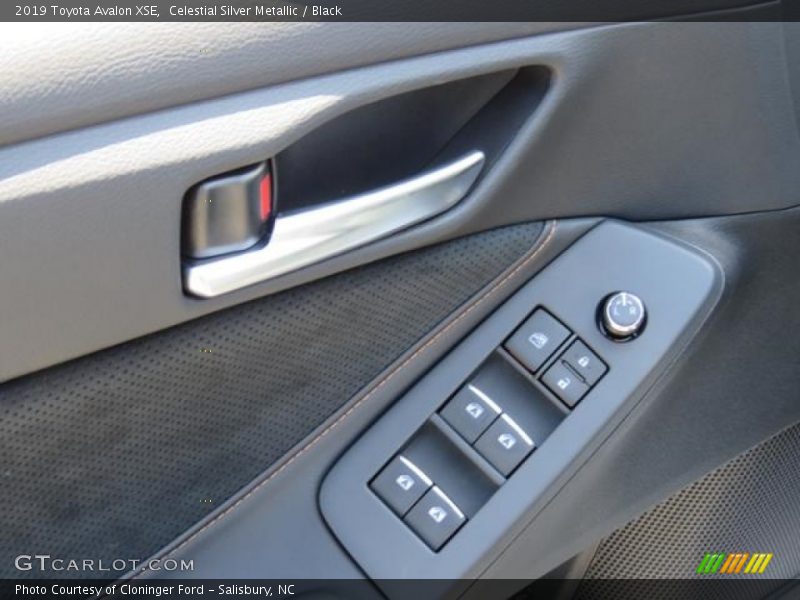 Celestial Silver Metallic / Black 2019 Toyota Avalon XSE