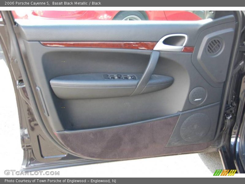 Door Panel of 2006 Cayenne S