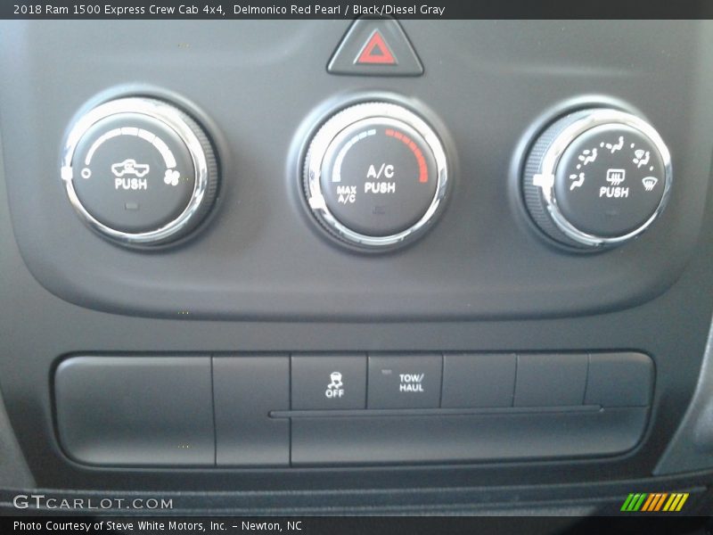 Delmonico Red Pearl / Black/Diesel Gray 2018 Ram 1500 Express Crew Cab 4x4