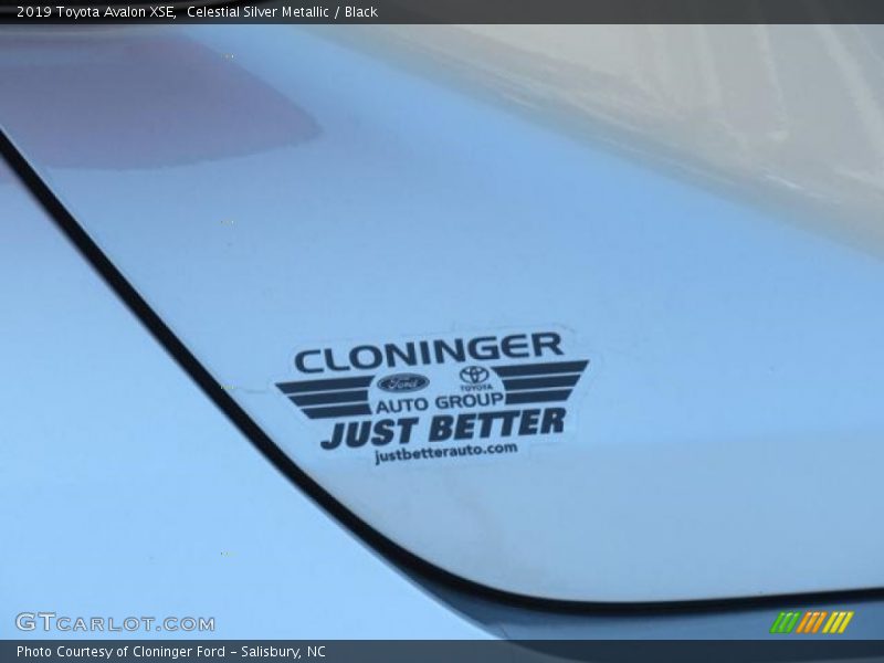 Celestial Silver Metallic / Black 2019 Toyota Avalon XSE