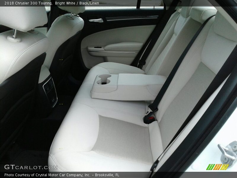 Bright White / Black/Linen 2018 Chrysler 300 Touring