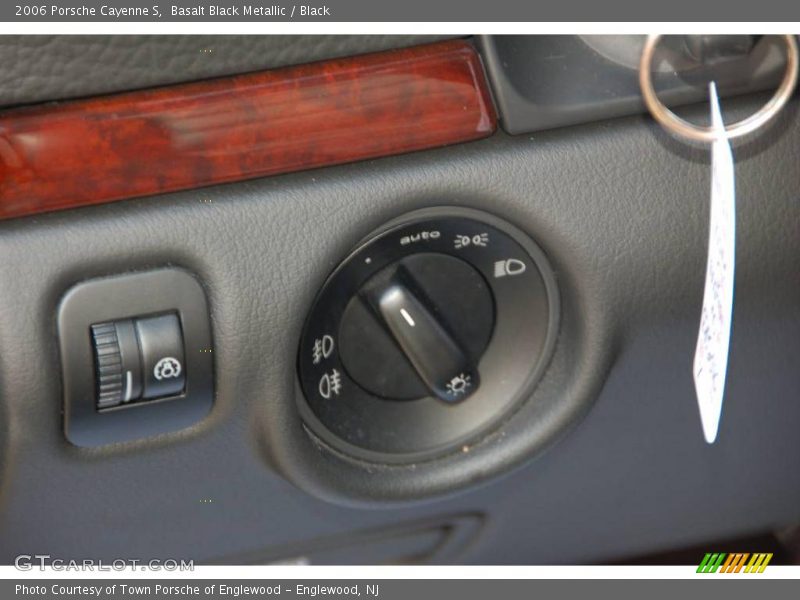 Basalt Black Metallic / Black 2006 Porsche Cayenne S