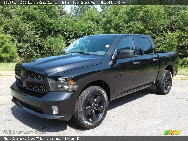 Front 3/4 View of 2018 1500 Express Crew Cab 4x4