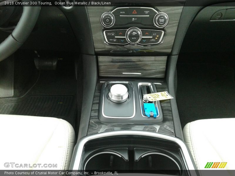Ocean Blue Metallic / Black/Linen 2018 Chrysler 300 Touring
