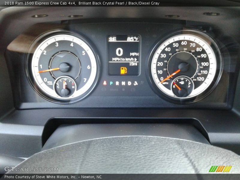 Brilliant Black Crystal Pearl / Black/Diesel Gray 2018 Ram 1500 Express Crew Cab 4x4