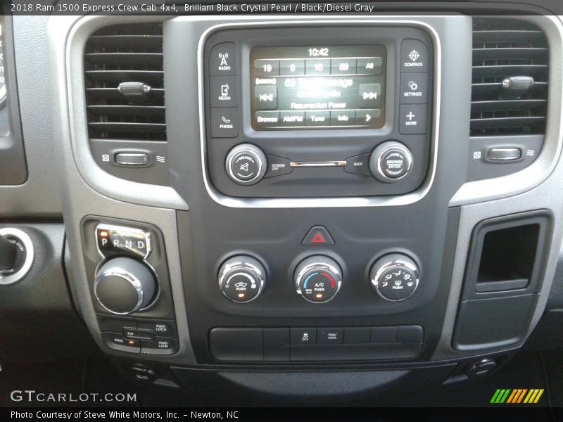 Brilliant Black Crystal Pearl / Black/Diesel Gray 2018 Ram 1500 Express Crew Cab 4x4