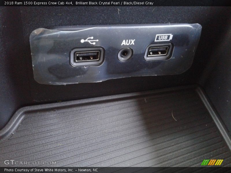 Brilliant Black Crystal Pearl / Black/Diesel Gray 2018 Ram 1500 Express Crew Cab 4x4