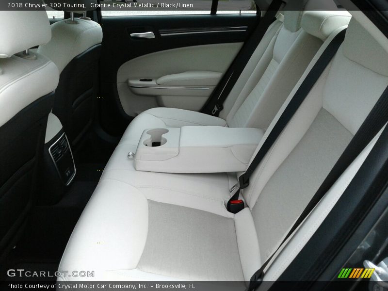 Granite Crystal Metallic / Black/Linen 2018 Chrysler 300 Touring
