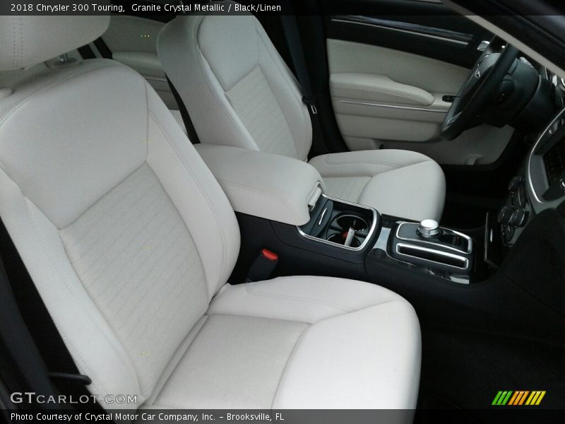 Granite Crystal Metallic / Black/Linen 2018 Chrysler 300 Touring