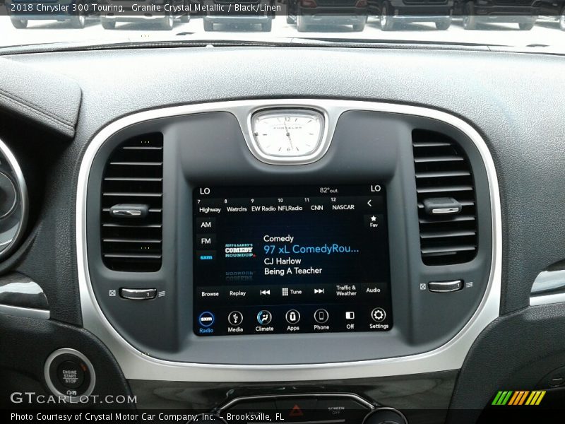 Granite Crystal Metallic / Black/Linen 2018 Chrysler 300 Touring