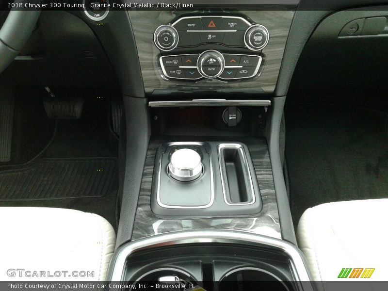 Granite Crystal Metallic / Black/Linen 2018 Chrysler 300 Touring