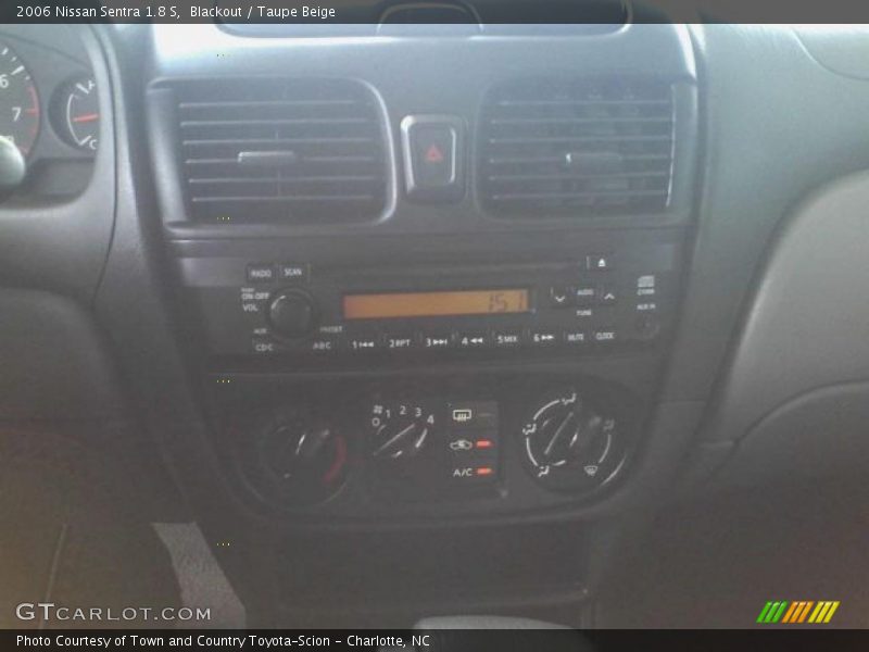 Blackout / Taupe Beige 2006 Nissan Sentra 1.8 S