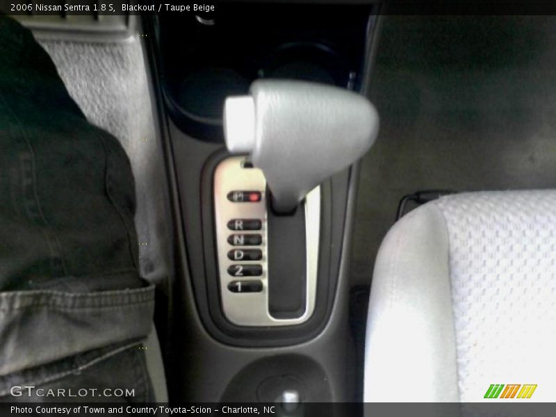 Blackout / Taupe Beige 2006 Nissan Sentra 1.8 S