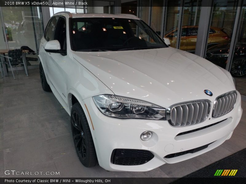 Alpine White / Black 2018 BMW X5 xDrive50i