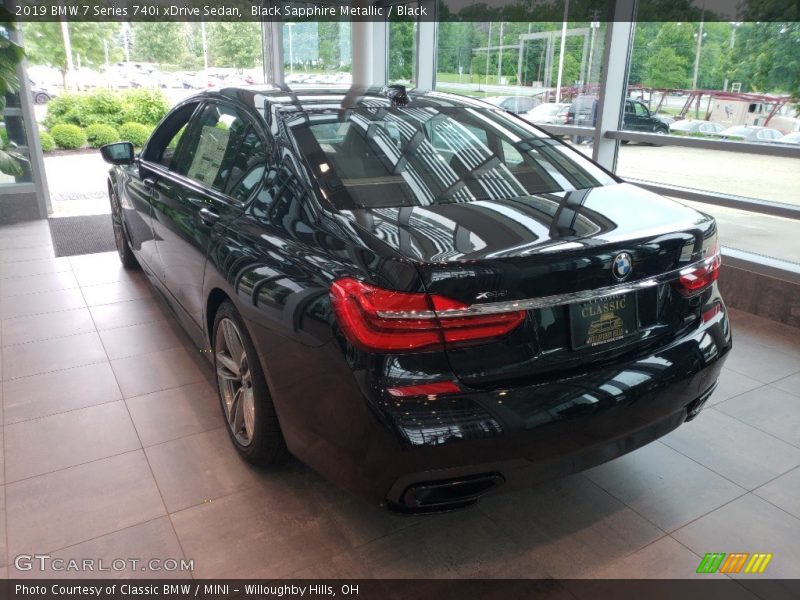 Black Sapphire Metallic / Black 2019 BMW 7 Series 740i xDrive Sedan