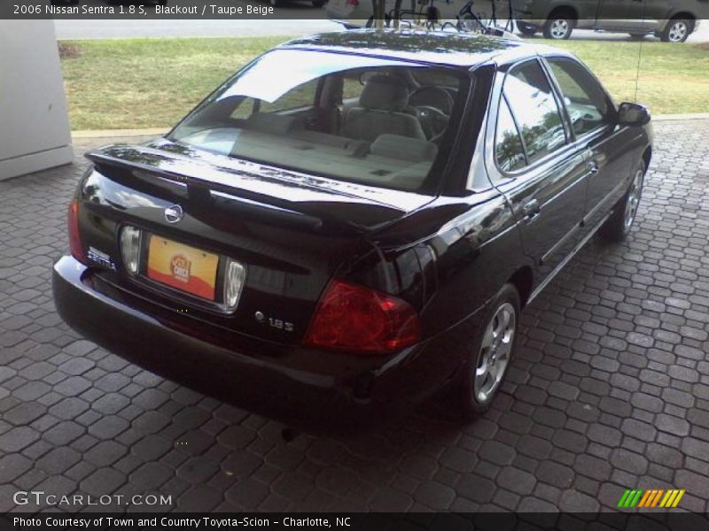 Blackout / Taupe Beige 2006 Nissan Sentra 1.8 S