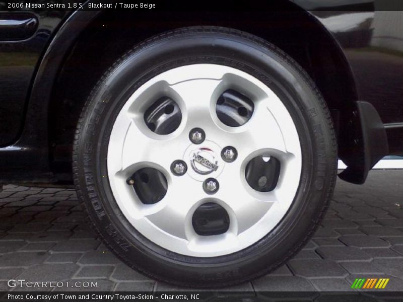 Blackout / Taupe Beige 2006 Nissan Sentra 1.8 S