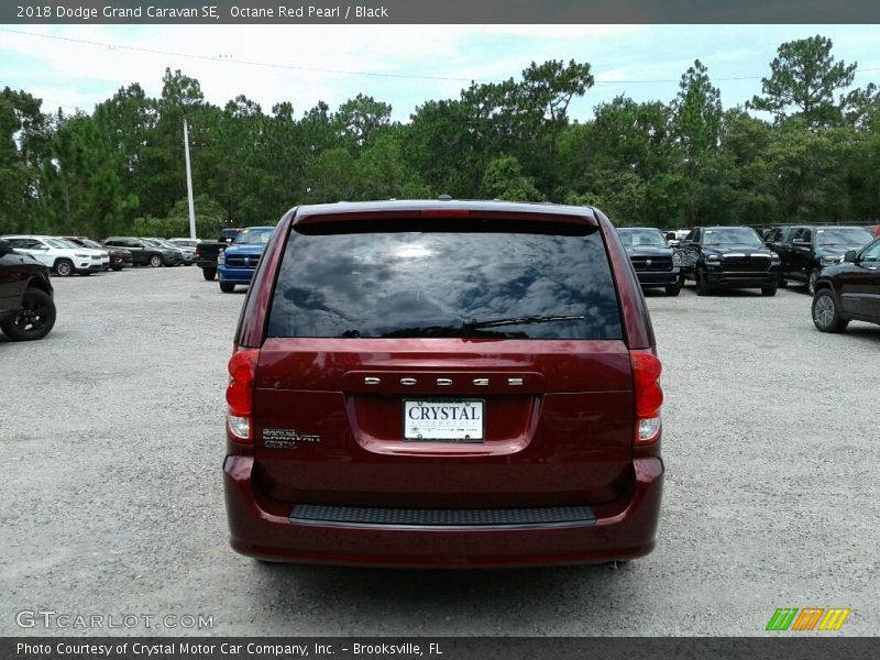 Octane Red Pearl / Black 2018 Dodge Grand Caravan SE