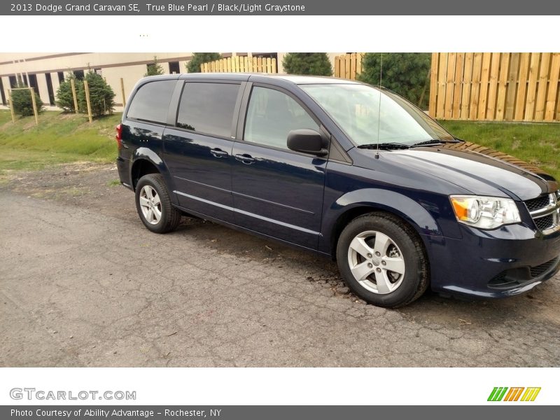 True Blue Pearl / Black/Light Graystone 2013 Dodge Grand Caravan SE