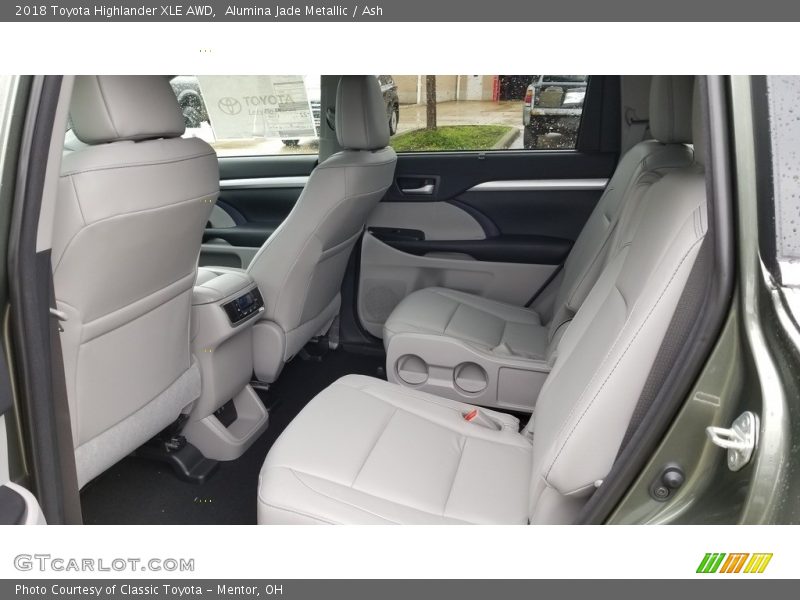 Alumina Jade Metallic / Ash 2018 Toyota Highlander XLE AWD