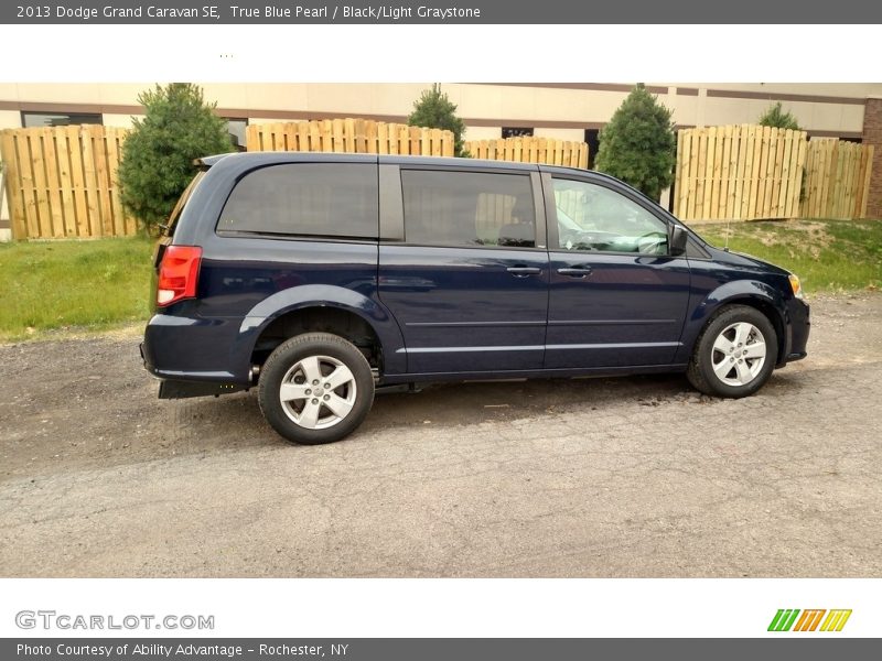 True Blue Pearl / Black/Light Graystone 2013 Dodge Grand Caravan SE