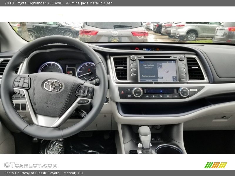 Alumina Jade Metallic / Ash 2018 Toyota Highlander XLE AWD