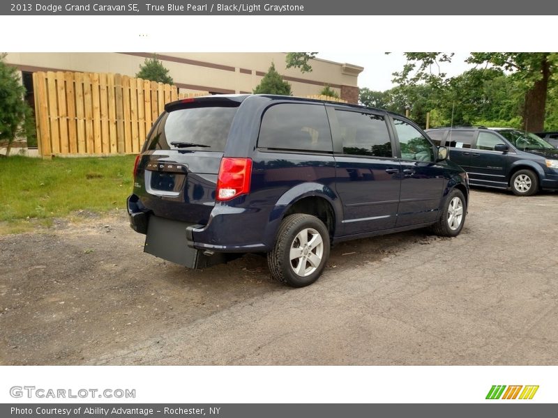 True Blue Pearl / Black/Light Graystone 2013 Dodge Grand Caravan SE