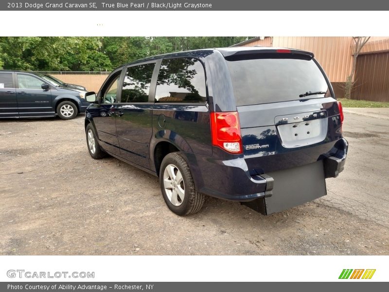 True Blue Pearl / Black/Light Graystone 2013 Dodge Grand Caravan SE