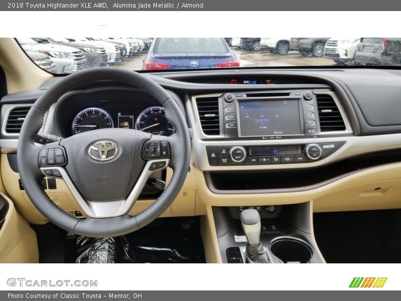 Alumina Jade Metallic / Almond 2018 Toyota Highlander XLE AWD