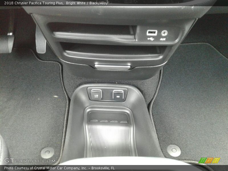 Bright White / Black/Alloy 2018 Chrysler Pacifica Touring Plus