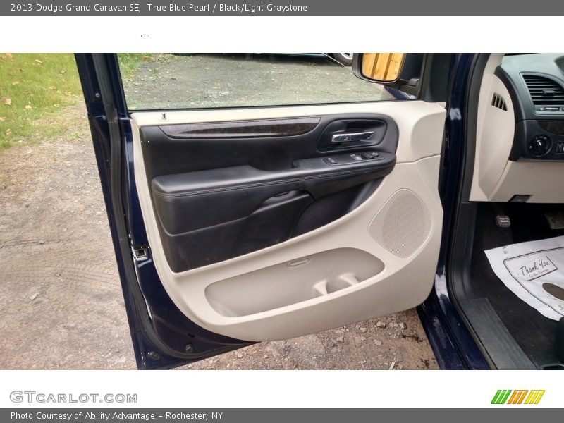 True Blue Pearl / Black/Light Graystone 2013 Dodge Grand Caravan SE