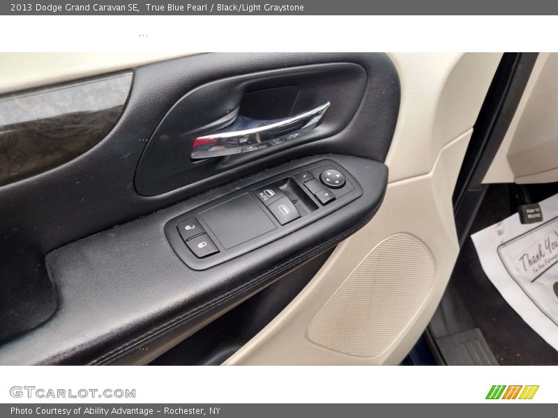 True Blue Pearl / Black/Light Graystone 2013 Dodge Grand Caravan SE