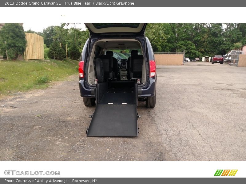True Blue Pearl / Black/Light Graystone 2013 Dodge Grand Caravan SE