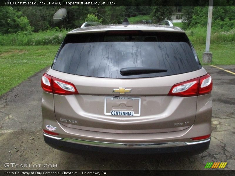 Pepperdust Metallic / Jet Black 2018 Chevrolet Equinox LT AWD