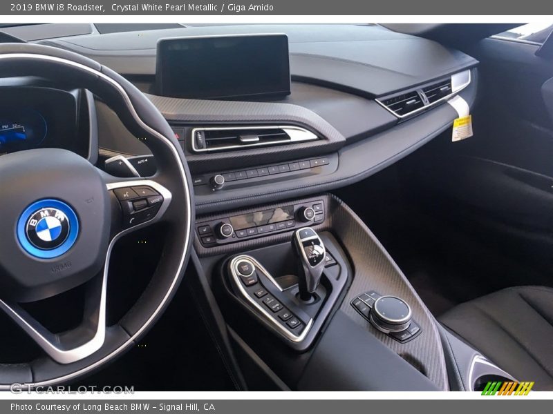 Controls of 2019 i8 Roadster