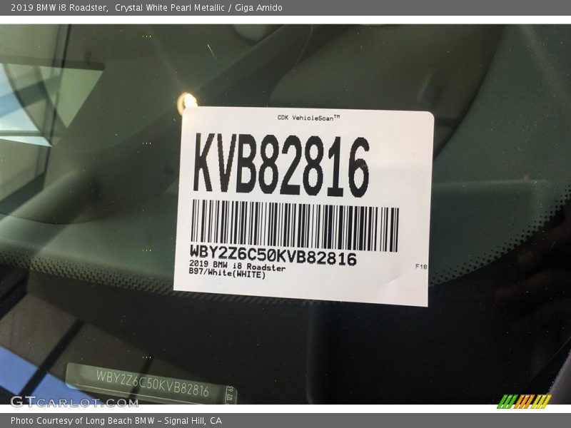 Crystal White Pearl Metallic / Giga Amido 2019 BMW i8 Roadster