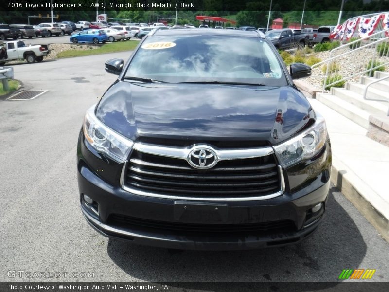 Midnight Black Metallic / Black 2016 Toyota Highlander XLE AWD
