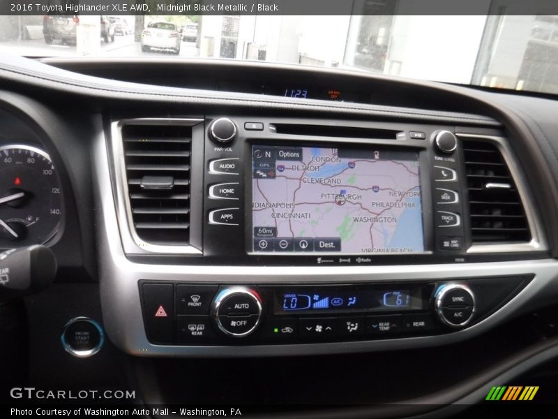 Midnight Black Metallic / Black 2016 Toyota Highlander XLE AWD