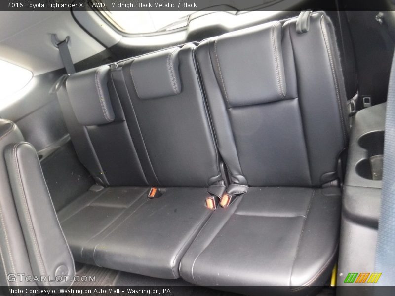 Midnight Black Metallic / Black 2016 Toyota Highlander XLE AWD