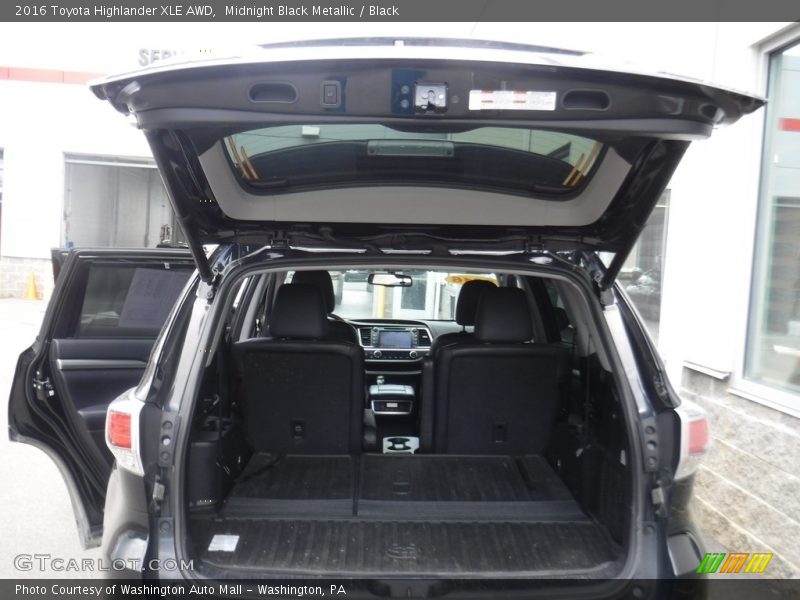 Midnight Black Metallic / Black 2016 Toyota Highlander XLE AWD
