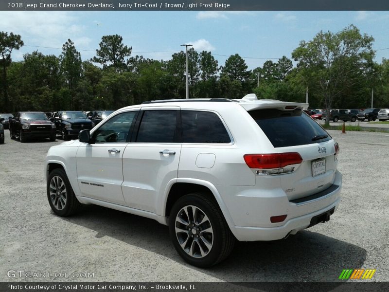 Ivory Tri-Coat / Brown/Light Frost Beige 2018 Jeep Grand Cherokee Overland