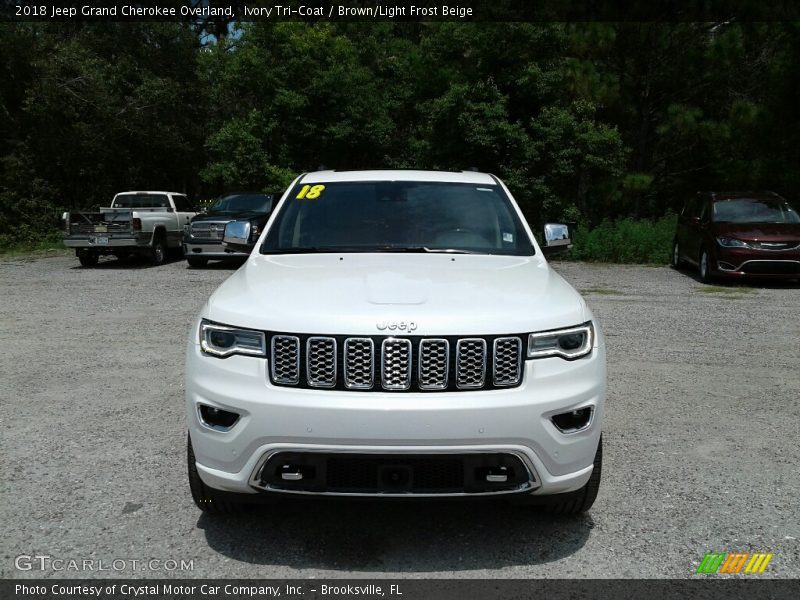 Ivory Tri-Coat / Brown/Light Frost Beige 2018 Jeep Grand Cherokee Overland