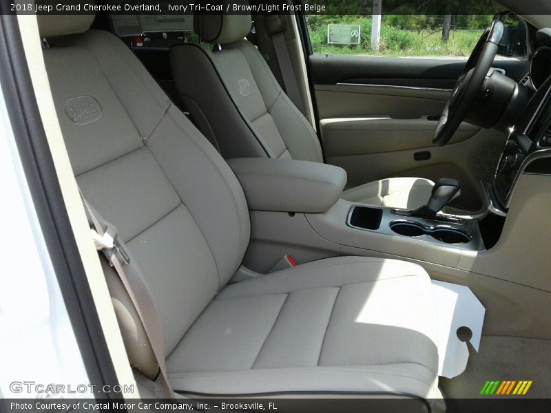 Ivory Tri-Coat / Brown/Light Frost Beige 2018 Jeep Grand Cherokee Overland