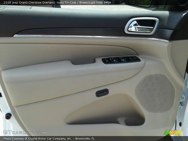 Ivory Tri-Coat / Brown/Light Frost Beige 2018 Jeep Grand Cherokee Overland