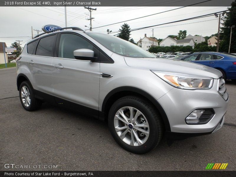 Ingot Silver / Charcoal Black 2018 Ford Escape SE 4WD