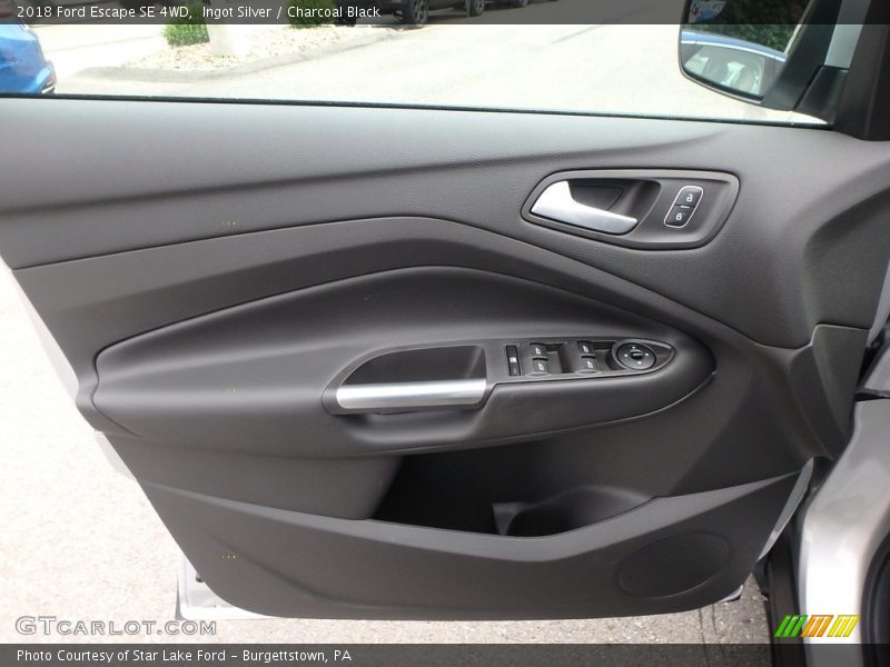 Ingot Silver / Charcoal Black 2018 Ford Escape SE 4WD
