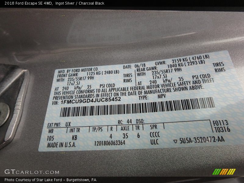 Ingot Silver / Charcoal Black 2018 Ford Escape SE 4WD