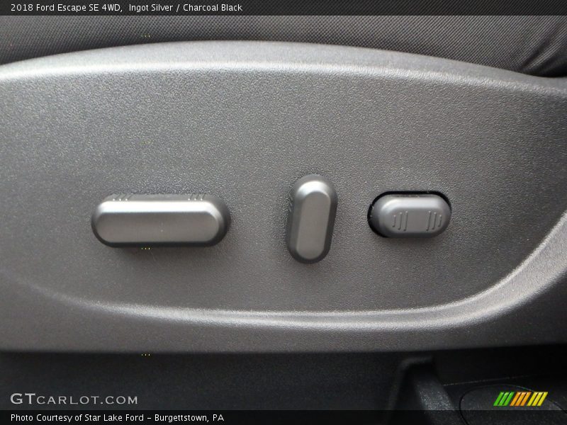 Ingot Silver / Charcoal Black 2018 Ford Escape SE 4WD